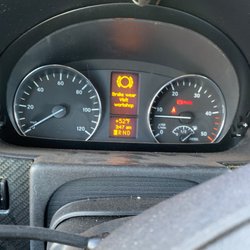 Luxe RV Rentals - Brake Warning Light