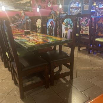 Senor Fajitas - Tables and chairs, decorated brightly and ready for your meal! - Mexican Near Me - Portland, Tennessee
