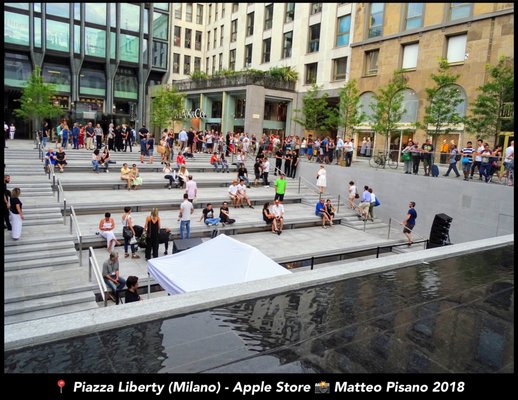 Apple Store Piazza Liberty by null
