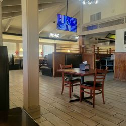 Golden Panda Buffet - Dining area