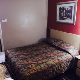 Comfy bed with nice decor Comfy bed with nice decor