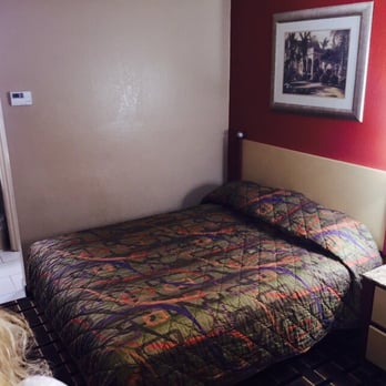 Budget Inn - Comfy bed with nice decor - Bed & Breakfast Near Me - Saint Cloud, Florida Budget Inn - Comfy bed with nice decor - Bed & Breakfast Near Me - Saint Cloud, Florida