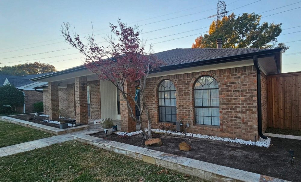 Slide of Triple GGG's Seamless Gutters