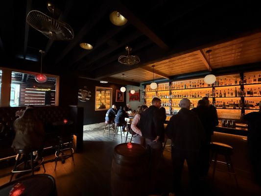 Swan Bar by null