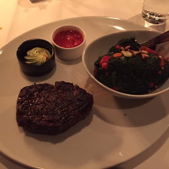 Hotel Marina - Phänomenales US-Rindsfilet mit Blattspinat und einer feurigen Chilli-Sauce - Hotels Near Me - Lachen Sz, SZ Hotel Marina - Phänomenales US-Rindsfilet mit Blattspinat und einer feurigen Chilli-Sauce - Hotels Near Me - Lachen Sz, SZ