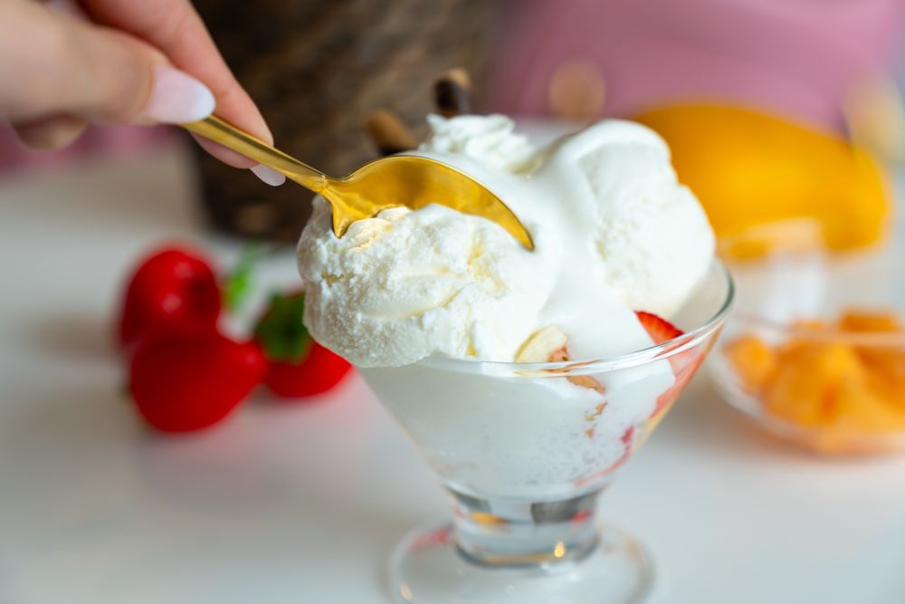 Mango Mango Dessert Logo