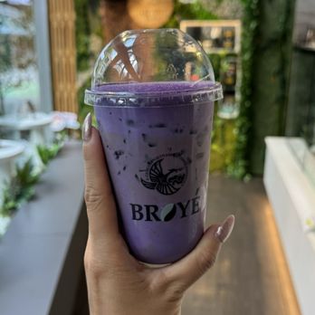Broye Cafe & Bakery - Ube haze latte - Themed Cafes Near Me - Vancouver, British Columbia Broye Cafe & Bakery - Ube haze latte - Themed Cafes Near Me - Vancouver, British Columbia