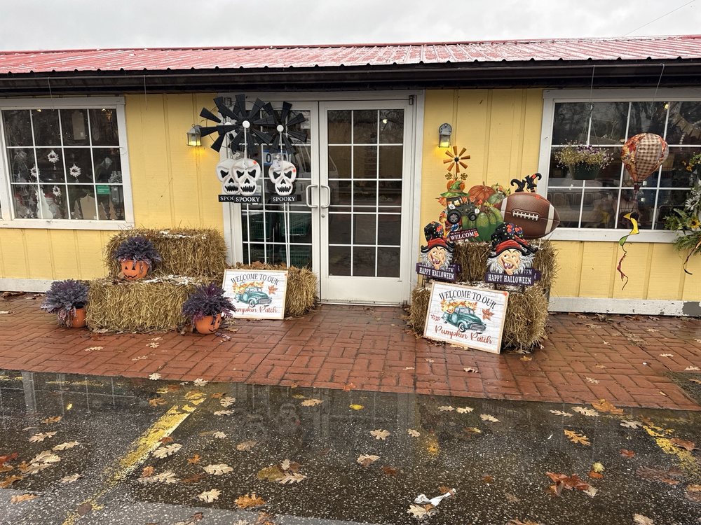 Food from Huck's Farm Market and Country Shop