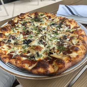 The Drake Kitchen & Bar - A Pie with a Purpose Pizza - Cocktail Bars Near Me - Orlando, Florida The Drake Kitchen & Bar - A Pie with a Purpose Pizza - Cocktail Bars Near Me - Orlando, Florida