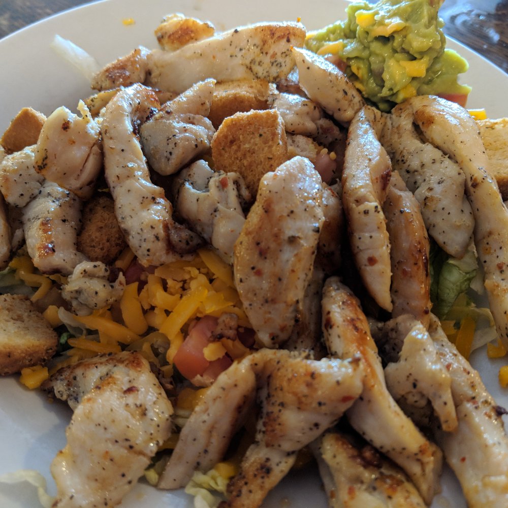 Mi Lupita - Garden Salad with Grilled Chicken - Mexican Near Me - Ballwin, Missouri