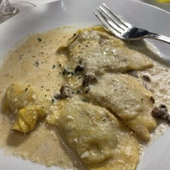 IL Toscano Ristorante - Ravioli with wild mushrooms - Italian Near Me - Douglaston, New York IL Toscano Ristorante - Ravioli with wild mushrooms - Italian Near Me - Douglaston, New York