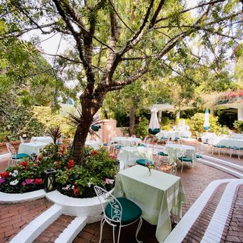 Polo Lounge - Outdoor seating - New American Near Me - Beverly Hills, California