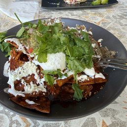 Chilaquiles con Carnitas Chilaquiles con Carnitas