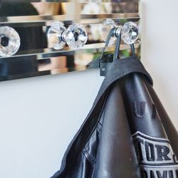 Leah's Nail Lounge - Hang your coat up and stay awhile!