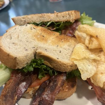 Maple Leaf Diner - BLT--not shy on the bacon. - Diners Near Me - Londonderry, Vermont