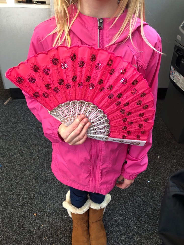 CLASSIC BLADES & GIFTS 812 Pkwy, Gatlinburg, Tennessee Martial Arts