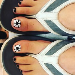 Hidden Gem Nails - Soccer toes