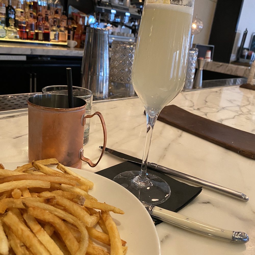 French 75. Moscow mule. Fries. French 75. Moscow mule. Fries.