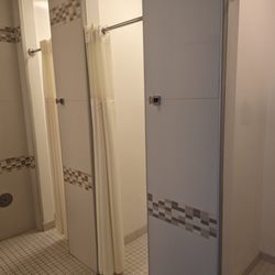 Hilton Hotel Athletic Club - Men's Showers