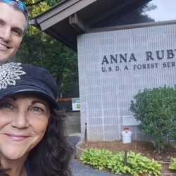 Anna Ruby Falls Gift Shop