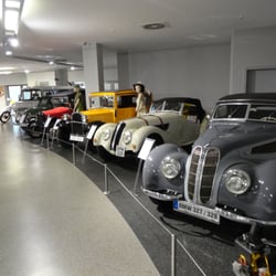 Fahrzeugmuseum - Autos aus vergangenen Zeiten aus Thüringen - Suhler Fahrzeugmuseum