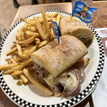 Black Bear Diner New Braunfels - Tri-Tip Dip (490 cal) - Diners Near Me - New Braunfels, Texas Black Bear Diner New Braunfels - Tri-Tip Dip (490 cal) - Diners Near Me - New Braunfels, Texas