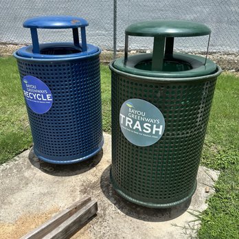 White Oak Bayou Trail - Trash and recycling at periodic intervals - Parks Near Me - Houston, Texas White Oak Bayou Trail - Trash and recycling at periodic intervals - Parks Near Me - Houston, Texas