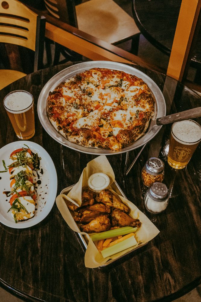 High Tanks Brewing Taproom & Pizzeria Logo