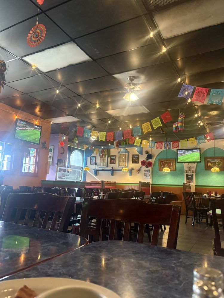 Aztecas Mexican Grill