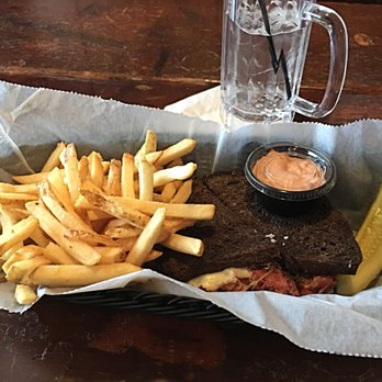 Nitty Gritty - Reuben sandwich basket - Bars Near Me - Madison, Wisconsin