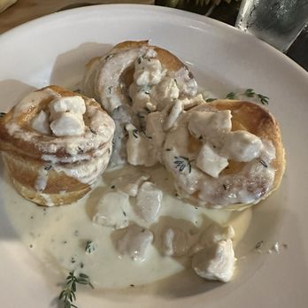 Cuisine 76 and Bar - Mediterranean Near Me - Jacksonville, Florida