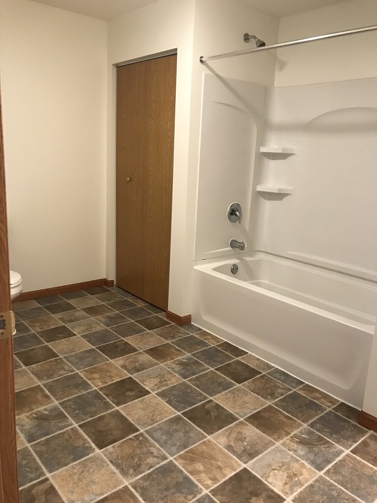 PRAIRIE LANDING APARTMENTS Request Information 13 Photos