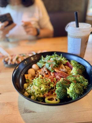 Social Eatery by null