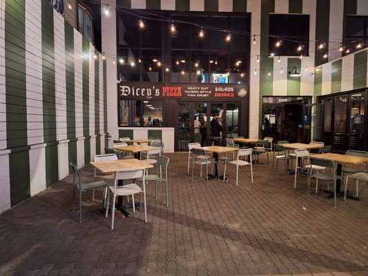 Dicey’s Pizza & Tavern (West Town) by null