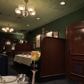 Pacific Dining Car - Interior - Steakhouses Near Me - Los Angeles, California