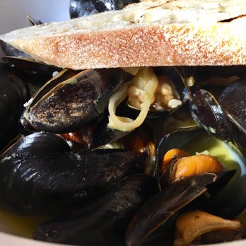 The Shanty - Muscles deliciousness - New American Near Me - Warwick, Rhode Island