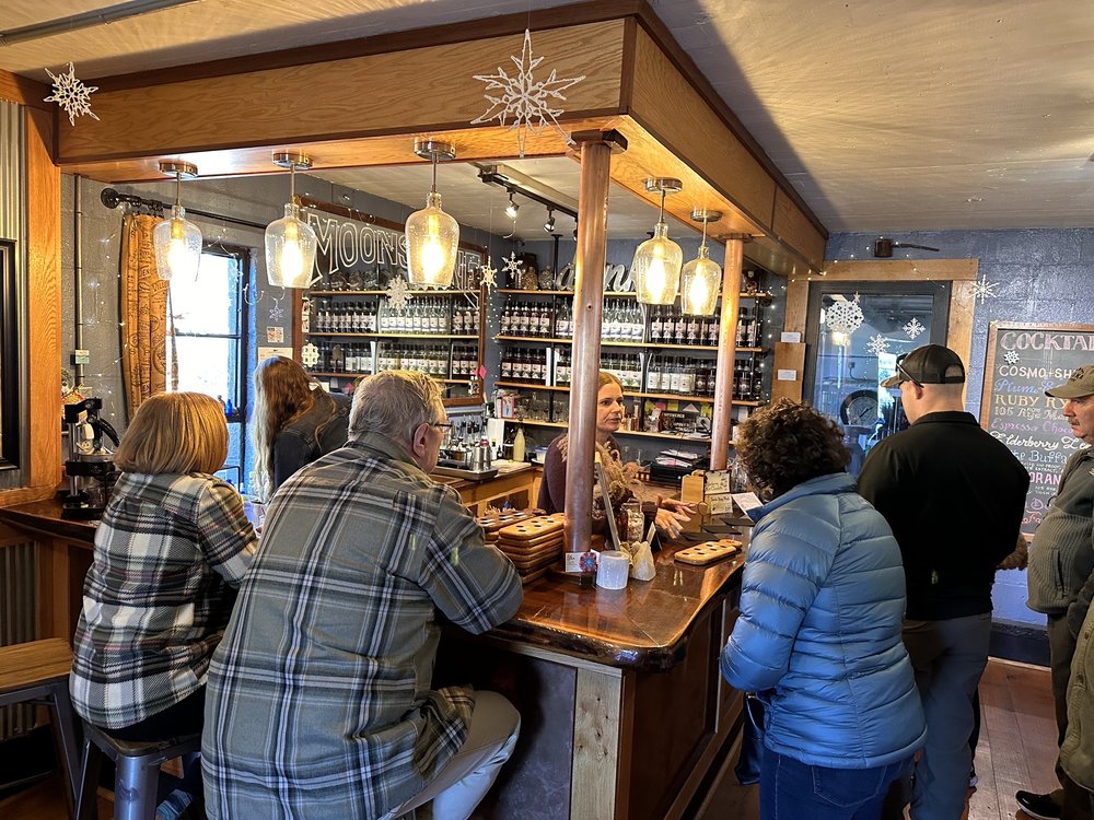 Five Mile Mountain Distillery Logo