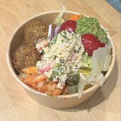 Maoz - Finished falafel bowl
