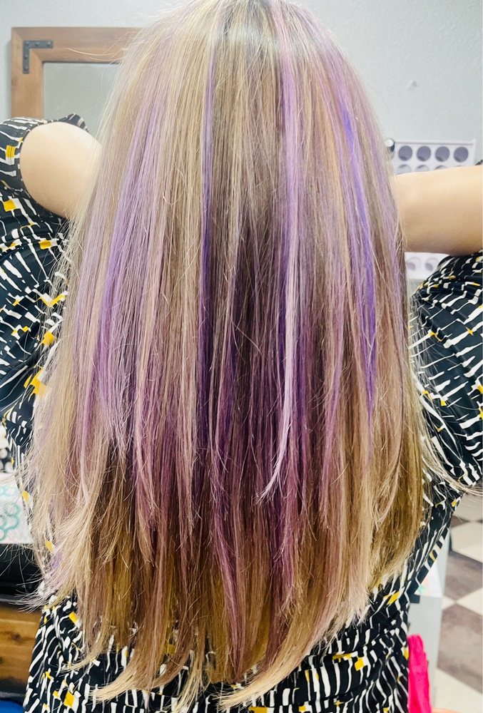 Small Town Roots Salon & Spa Image