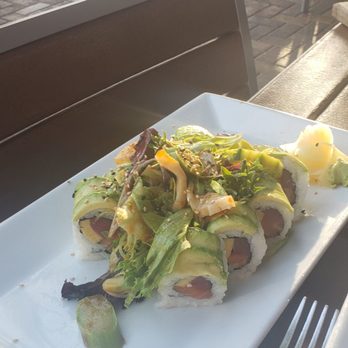 Dive Bar Restaurant - Bahama Roll - Seafood Near Me - Jupiter, Florida