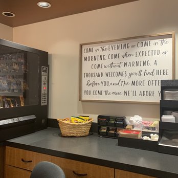 Rick Roush Honda - Waiting area coffee bar - Auto Repair Near Me - Medina, Ohio Rick Roush Honda - Waiting area coffee bar - Auto Repair Near Me - Medina, Ohio