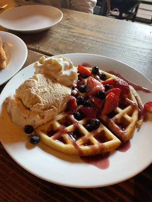 Alice's Champagne Palace by null