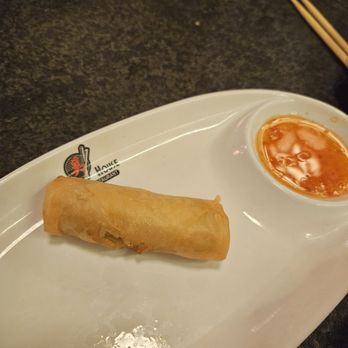 Wu's House - Vegetable Egg Roll - Sushi Bars Near Me - Kildeer, Illinois