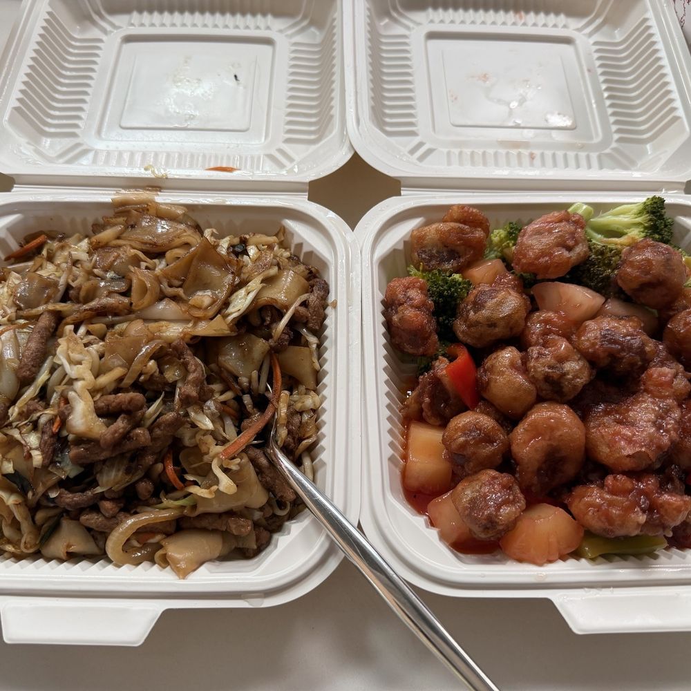 Veggie Garden - S11. VG Chicken Chow Fun, E1. Sweet and Sour VG Pork - Vegan Near Me - Mountain View, California Veggie Garden - S11. VG Chicken Chow Fun, E1. Sweet and Sour VG Pork - Vegan Near Me - Mountain View, California