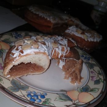 Uncle Mikes Bake Shoppe - Inside of almond kringle - Bakeries Near Me - De Pere, Wisconsin