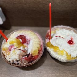 Bruster's Real Ice Cream - 2 Banana Splits