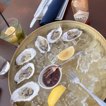Union Rooftop - Raw oysters with mignonette - New American Near Me - Minneapolis, Minnesota