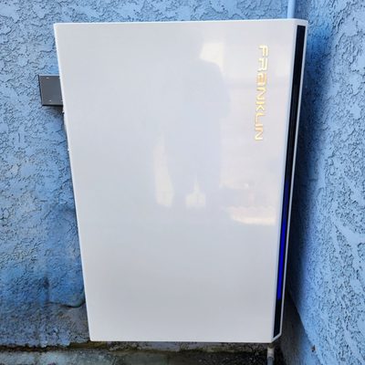 Harrison Electric & Solar Logo