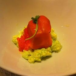 La Taberna de El Campero - Tartar de calamar con bombón de marisco