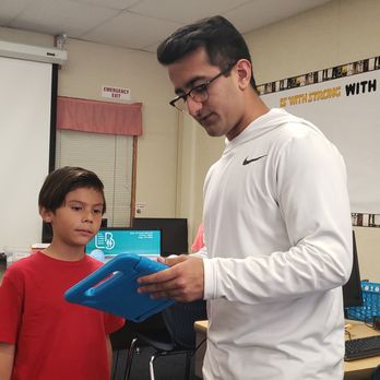Shared Science - Our instructor Tejas assisting a student - Specialty Schools Near Me - Long Beach, California